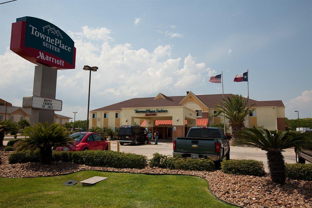 Towneplace Suites By Marriott Lake Jackson Clute Exterior photo